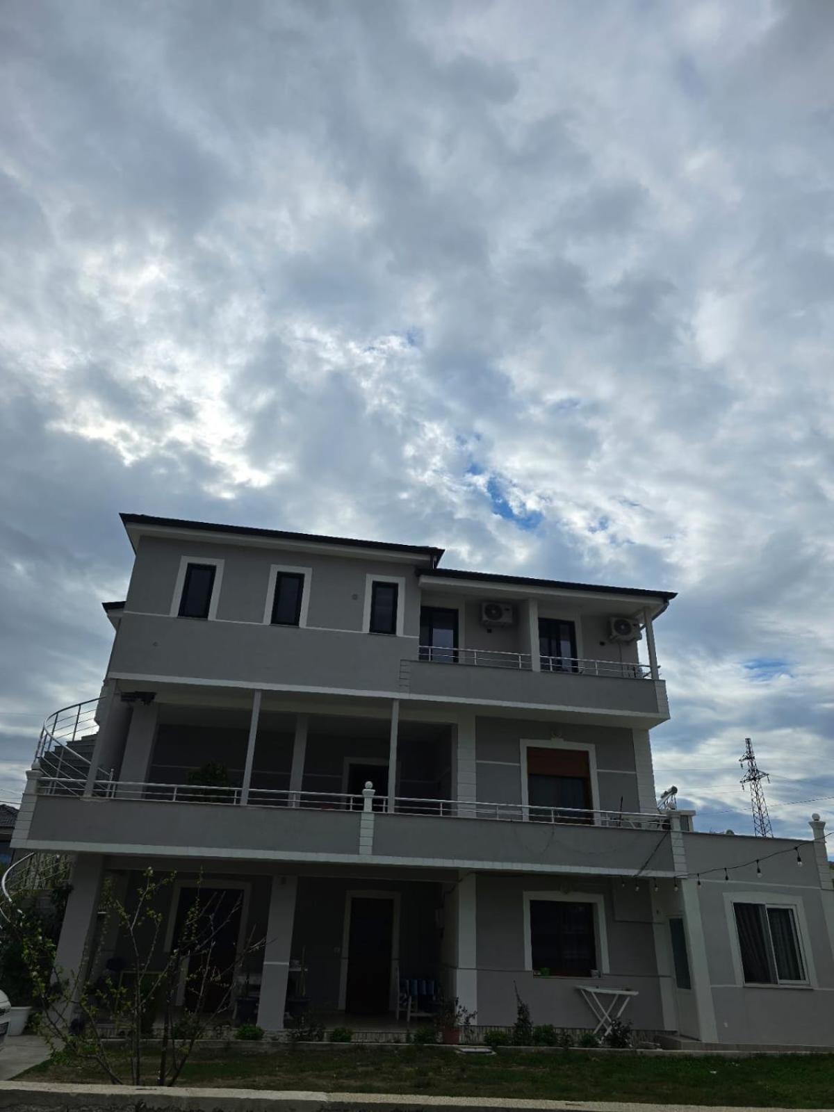 Elite Inn Vlorë 외부 사진