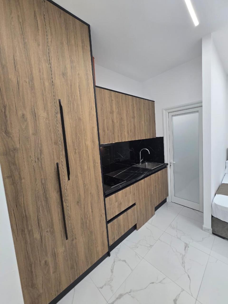 Elite Inn Vlorë 외부 사진